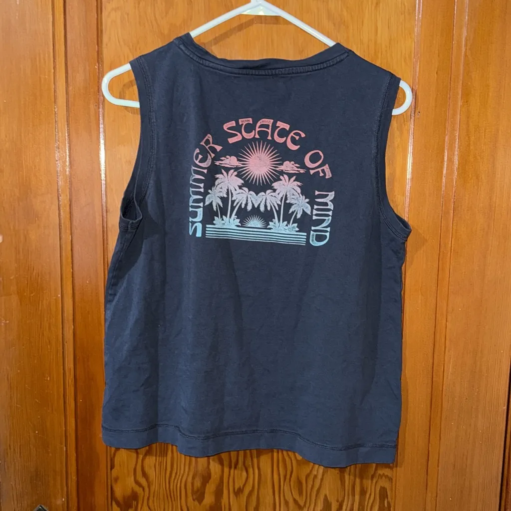 Old Navy  Charcoal Gray Crew Neck Tee - Image 4