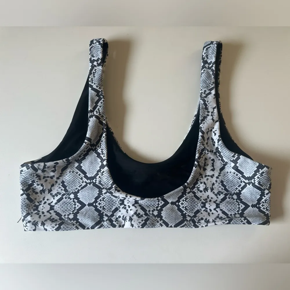 Zaful Black and White Snakeskin Bikini Top - Image 3