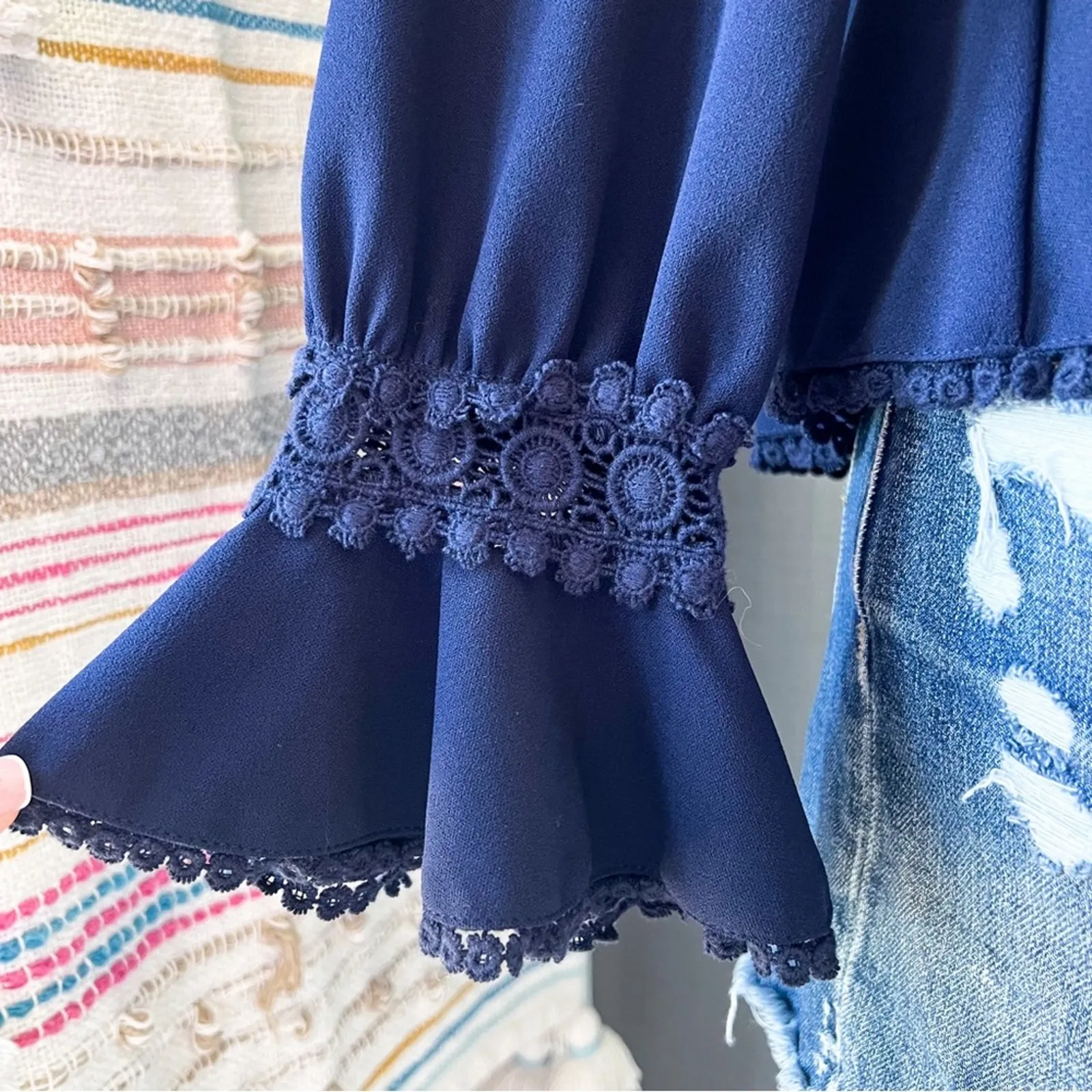 Pomander Place Tuckernuck Navy Crewneck Long Sleeves Blouse Women’s Size Large - Image 3