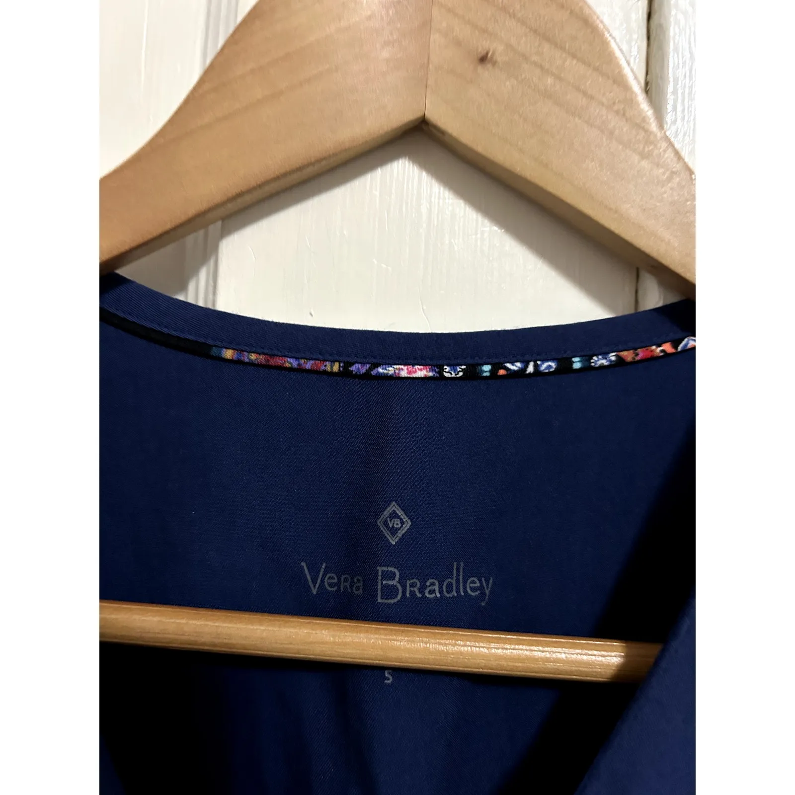 Vera Bradley Navy Scrub Top V Neck Charm Nursing Scrub Size Small 4-6 - Image 5