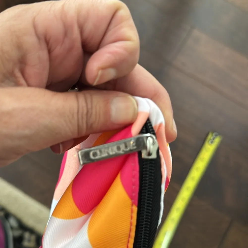 Clinique Cosmetic Bag - Image 3