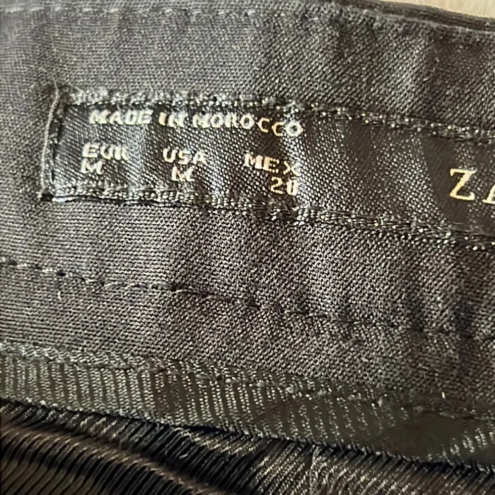 ZARA  Basic Marble Asymmetric Zip Mini Skirt Size Medium - Image 11