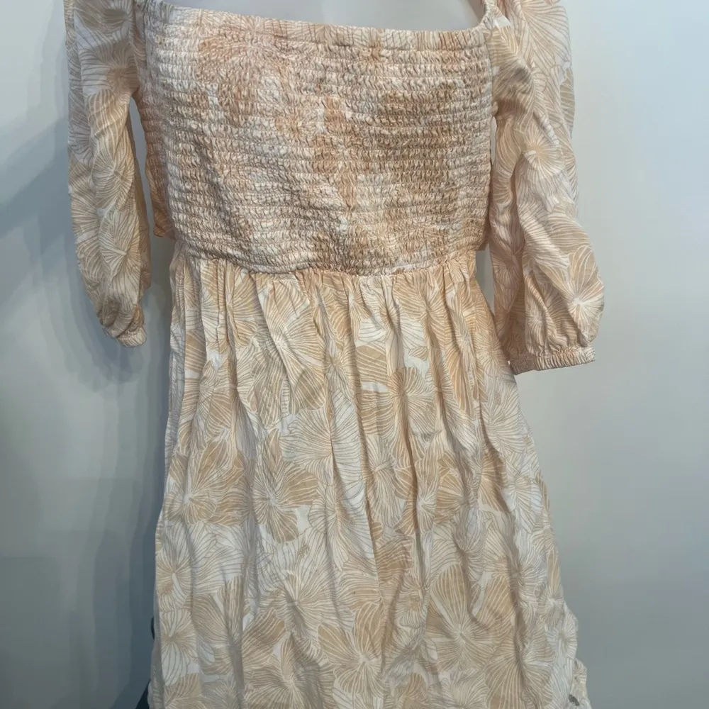 Beige Leaf Print Smocked Dress necklace Roxy dress size small petite - Image 4