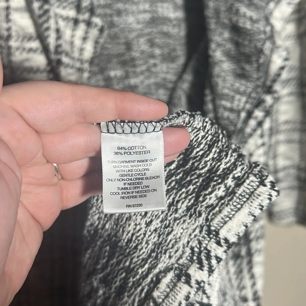 Signature Studio Plaid Blazer Style‎ Cardigan Sweater | Medium - Image 4