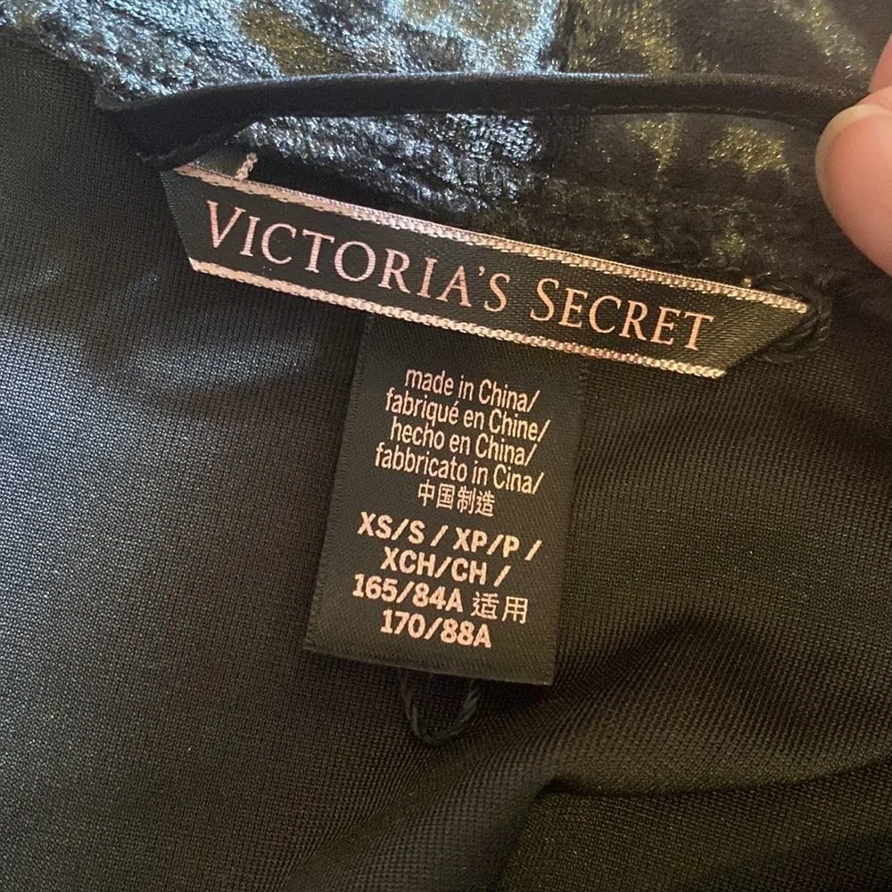 Victoria’s Secret xs velvet shawl - Image 6