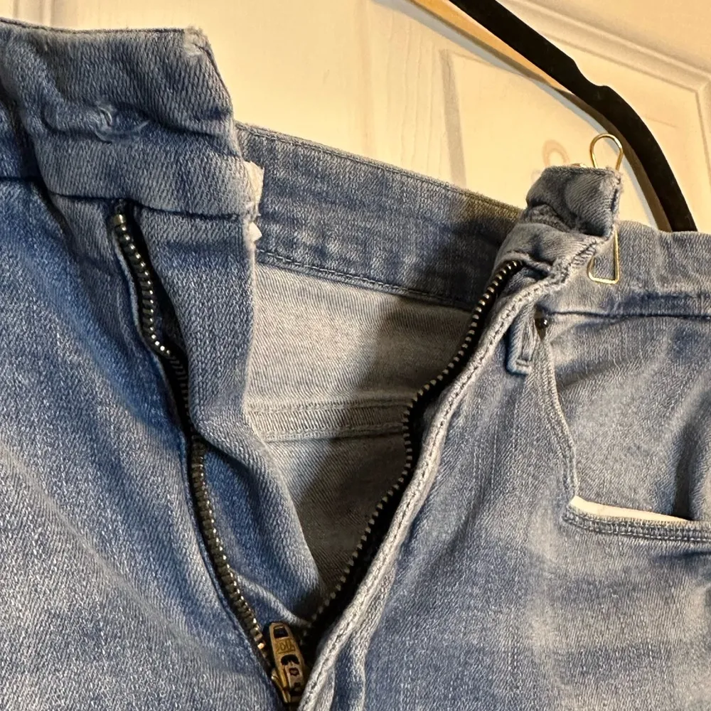 Good‎ American Blue Skinny Jeans with Faded Wash - Image 2