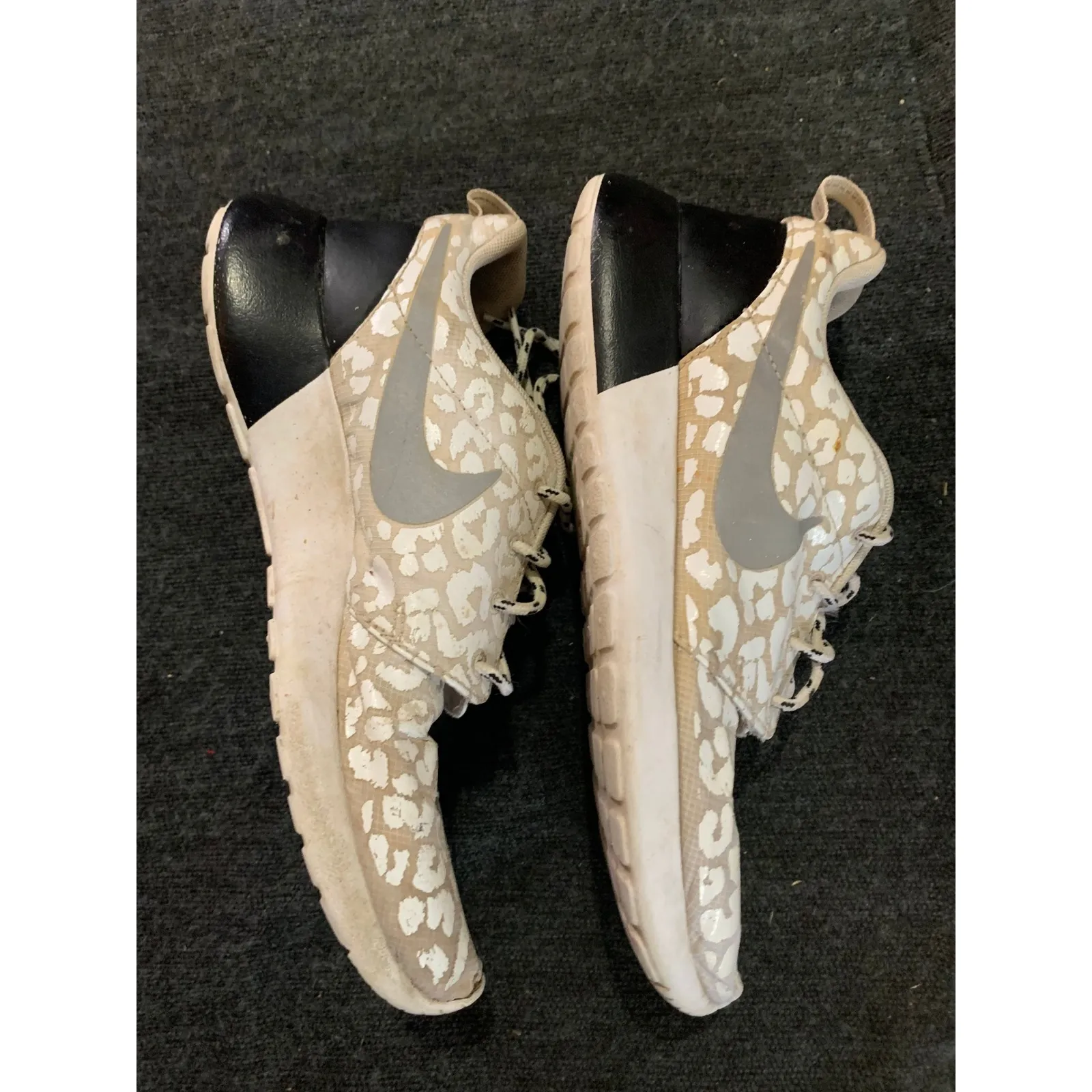 Nike Roshe One Leopard Print Casual Sneakers Women's Size 8 Athletic Shoes - Image 4