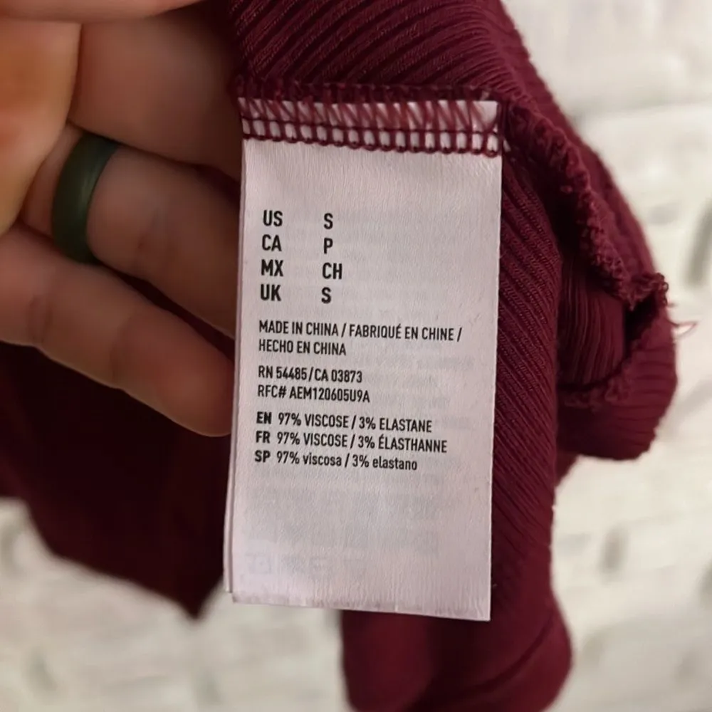 American Eagle  long sleeve red dress size small - Image 6