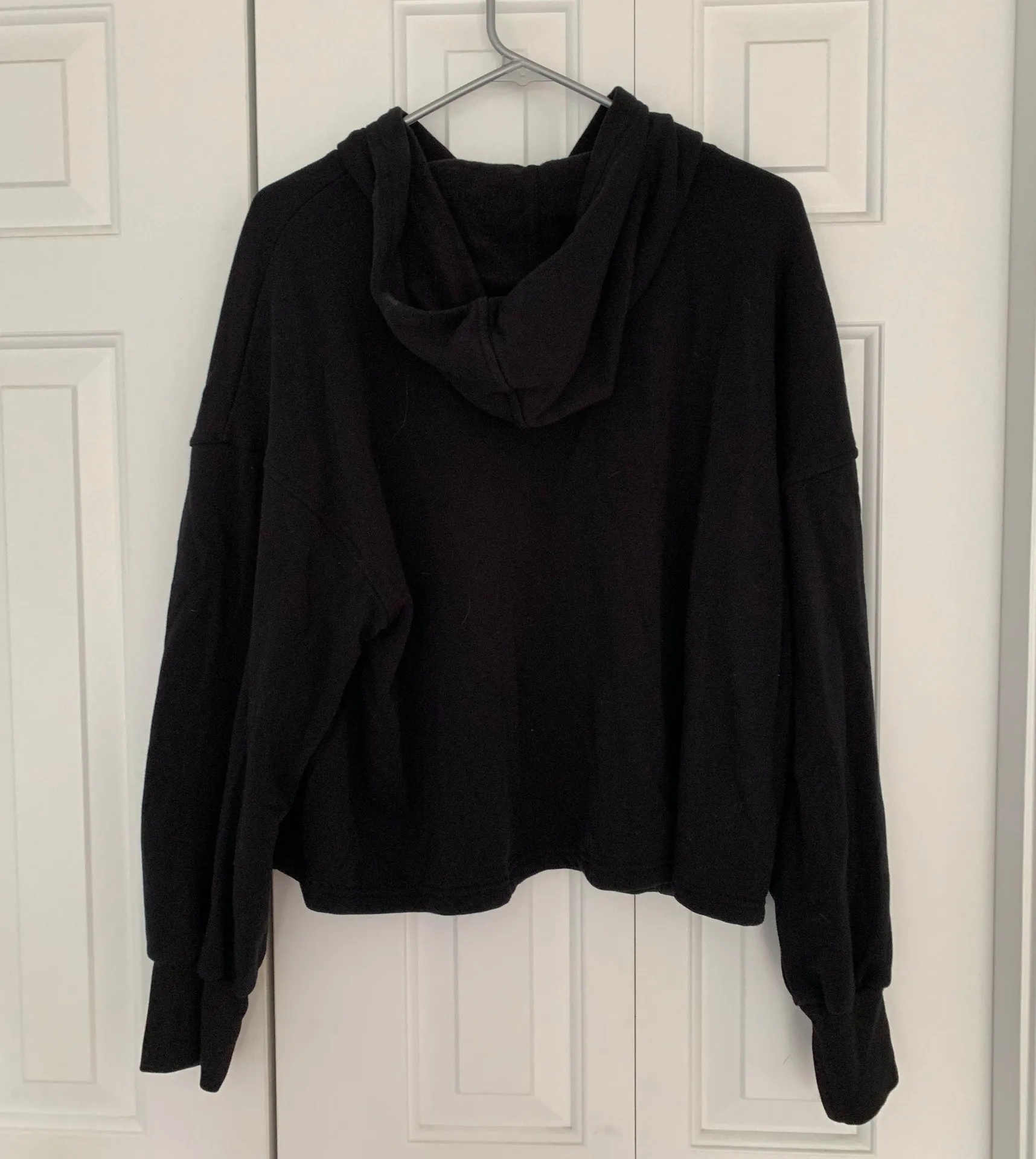 Cropped Sweatshirt - Image 3