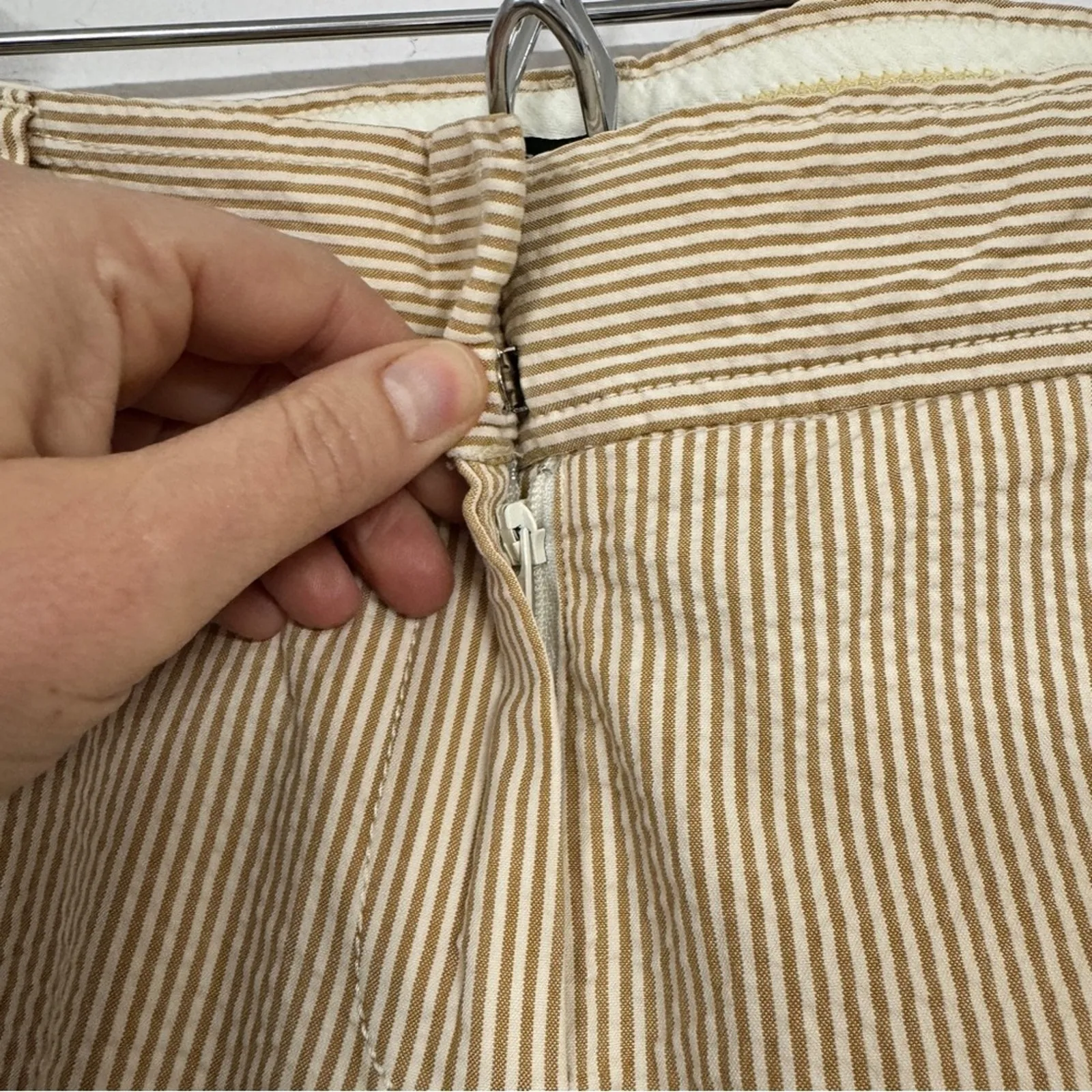 J Crew Tan White Stripe Seersucker Cropped Trouser Pants Womens 0 Beach Nautical - Image 4