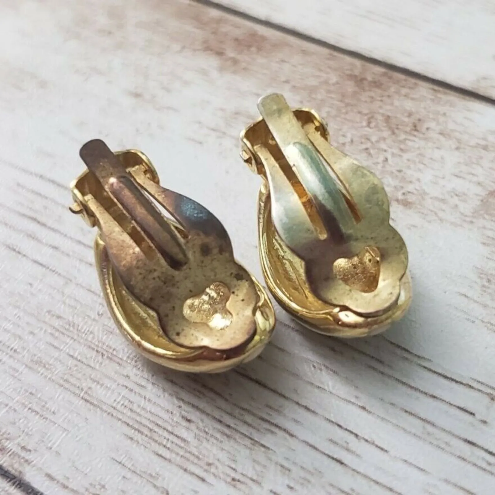 Vintage Clip On Earrings - Image 5