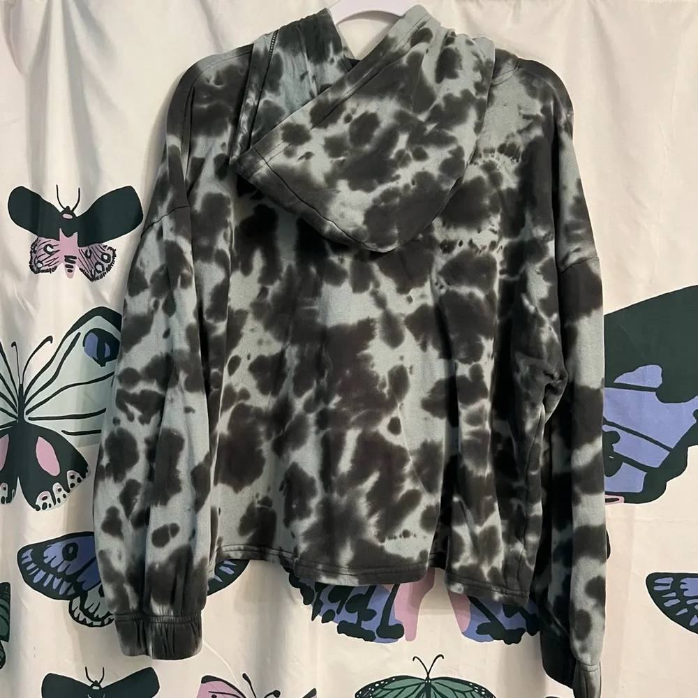 Green tie dye hooded sweater Size L - Image 2