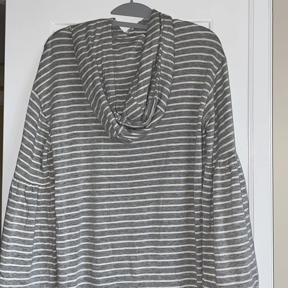 Lou & Gray Signaturesoft Bell Sleeve Hooded Dress - Image 3