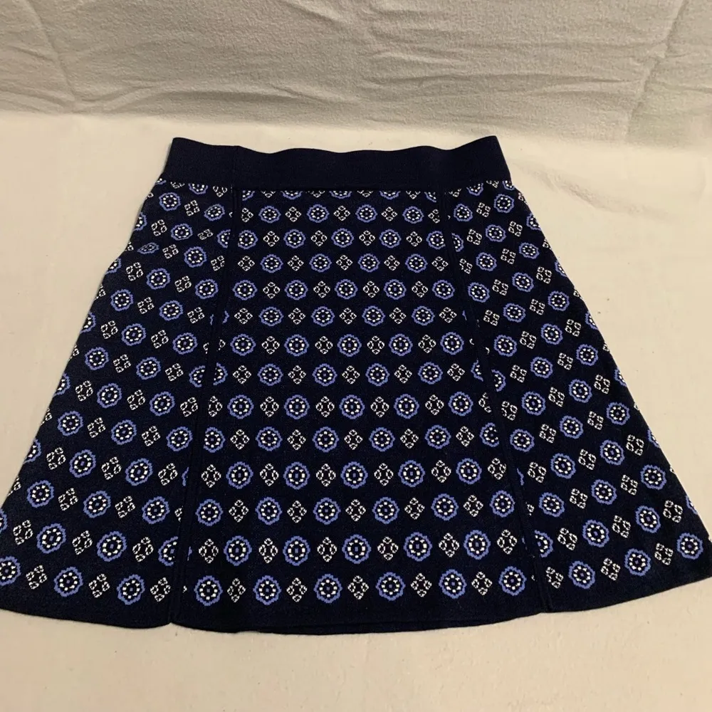 Loft Petite A-line Mosaic sweater skirt - Image 4
