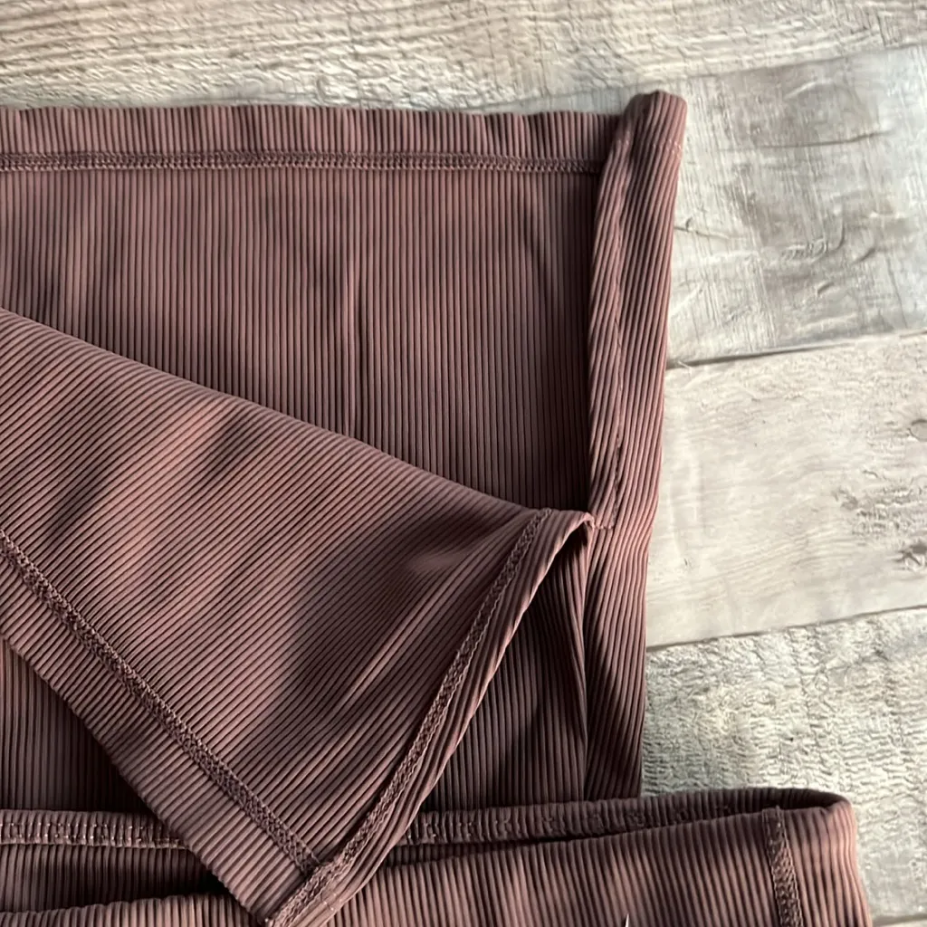 Sz 22 Cotton On Active Leggings Brownie Rib Flare
High Waist Stretch Lounge - Image 4