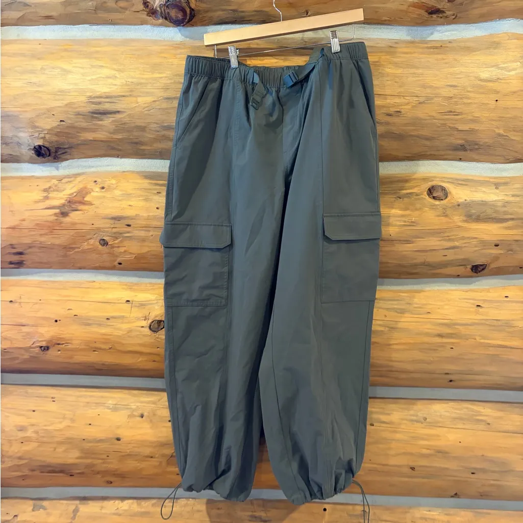 Avia Women's Belted Cargo Pants Green size Large - Image 4