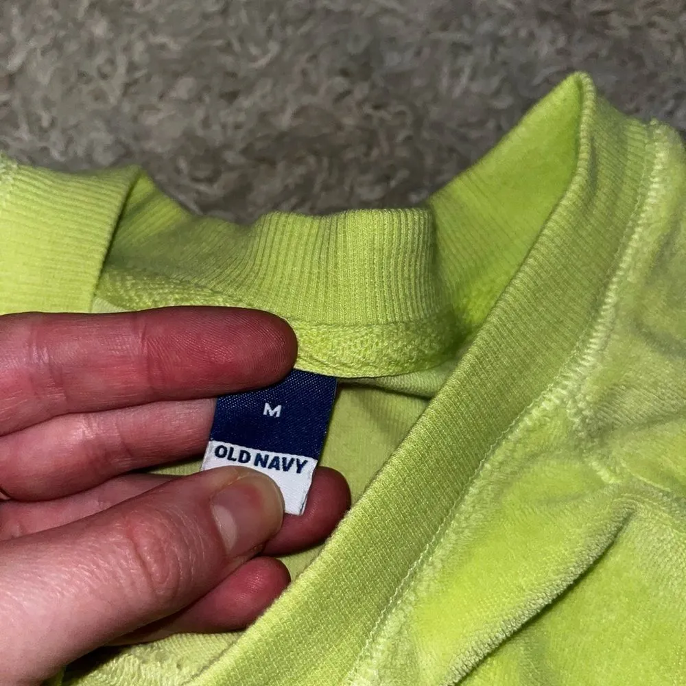 Old navy neon yellow towel crewneck size medium - Image 2