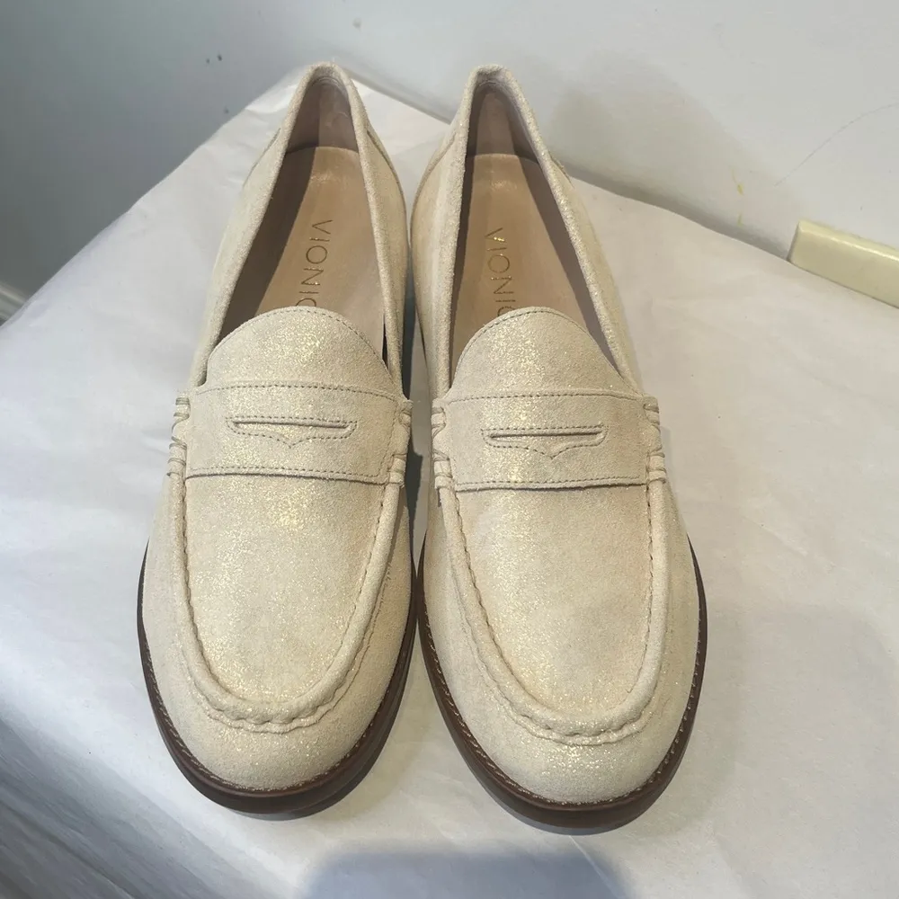 Vionic  Waverly Cream Gold Loafers Size 8 Like New - Image 7
