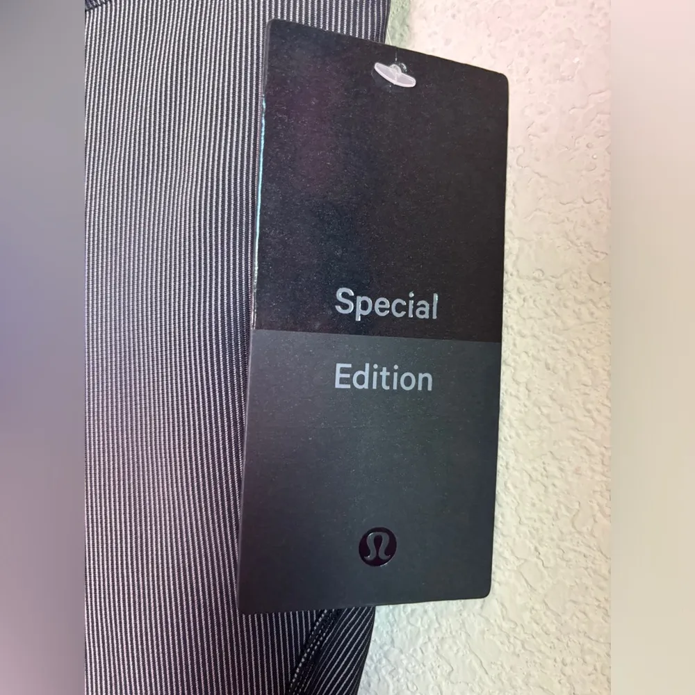 NWT Lululemon Special Edition Base Pace High-Rise Tight 25" Two-Tone Ribbed 2 - Image 4