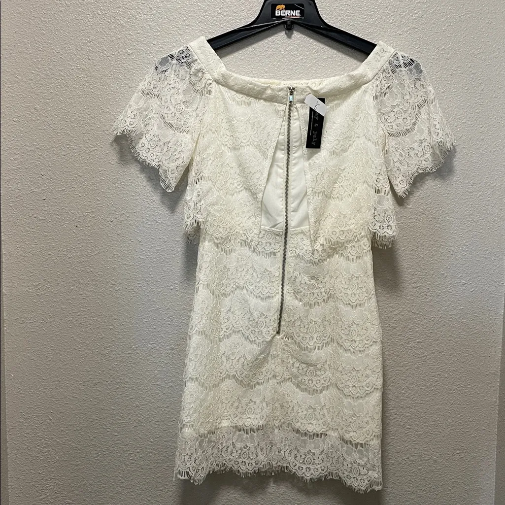 Elegant White Lace Off-Shoulder Dress - Image 4