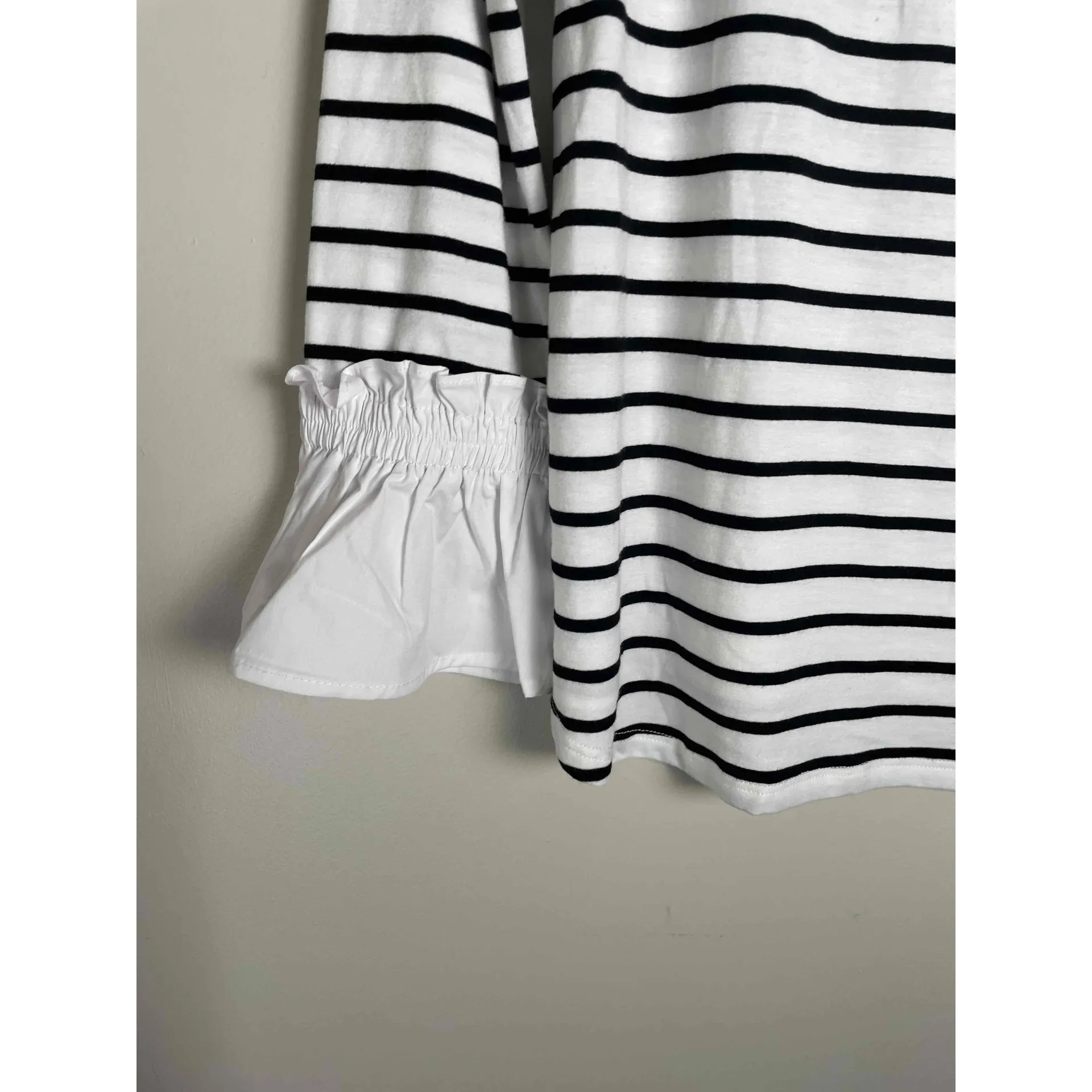 New West K Women's Black White Striped Long‎ Flutter Sleeve Crew Neck Top Medium - Image 2