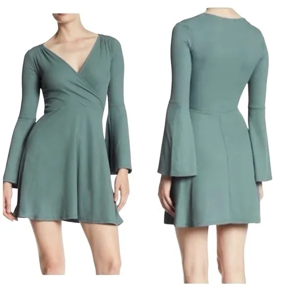 TopShop Dress Sage Green Skater Ribbed Knit Skater Long Sleeve V-Neck 10 Casual - Image 2