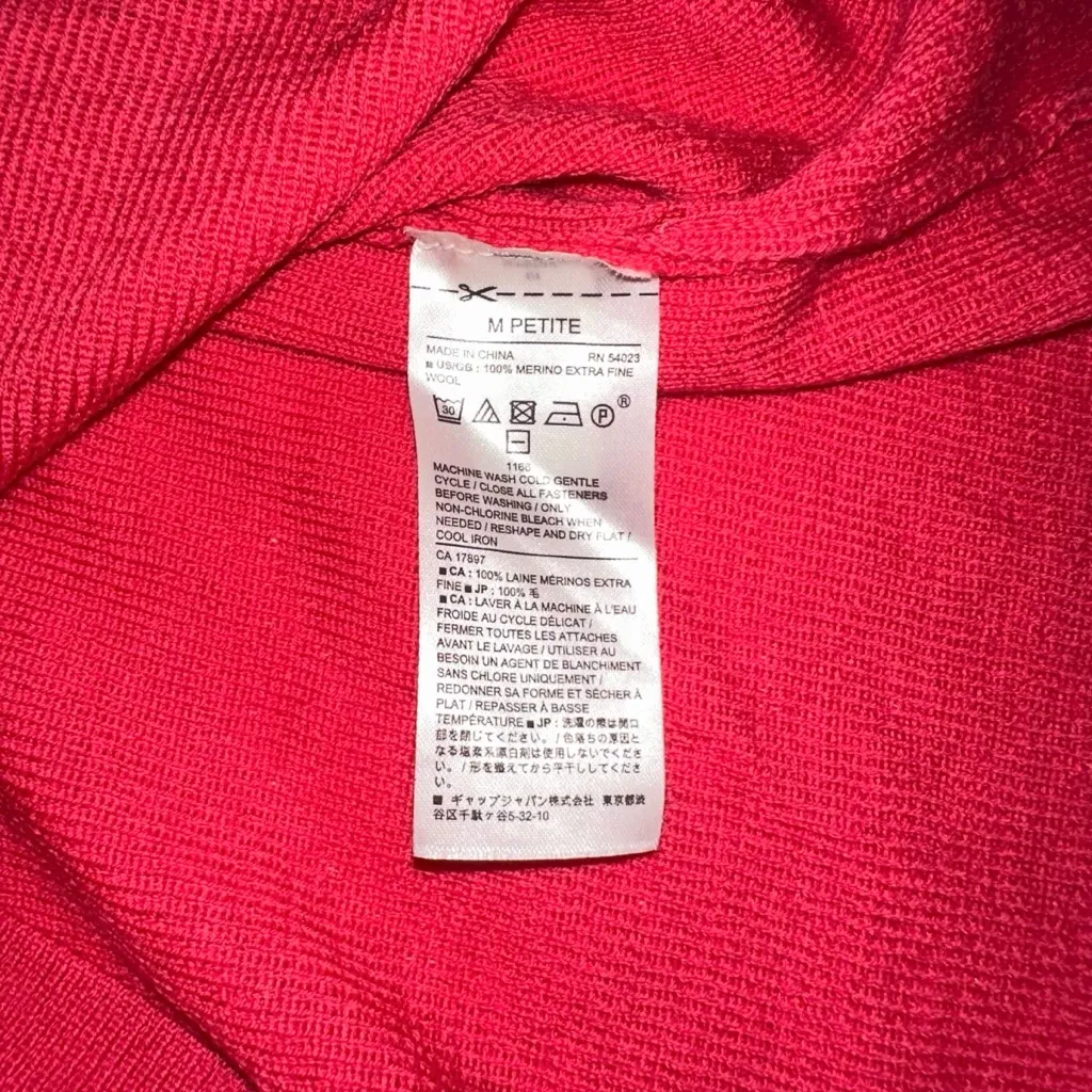 Banana Republic Merino Wool Fuchsia V-Neck Long Sleeve Sweater PETITE MEDIUM - Image 4