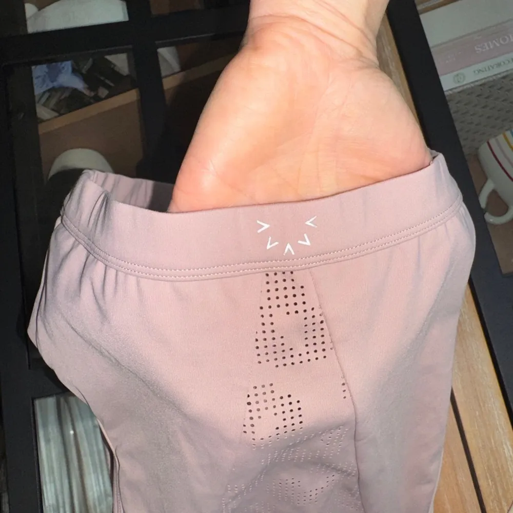 Varley Terri sports bra high neck laser cut cheetah cropped tank top workout - Image 8