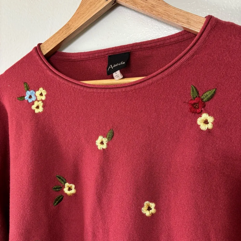 Aaeda Cutesy Embroidered Floral Sweater Size L Red Size L - Image 2