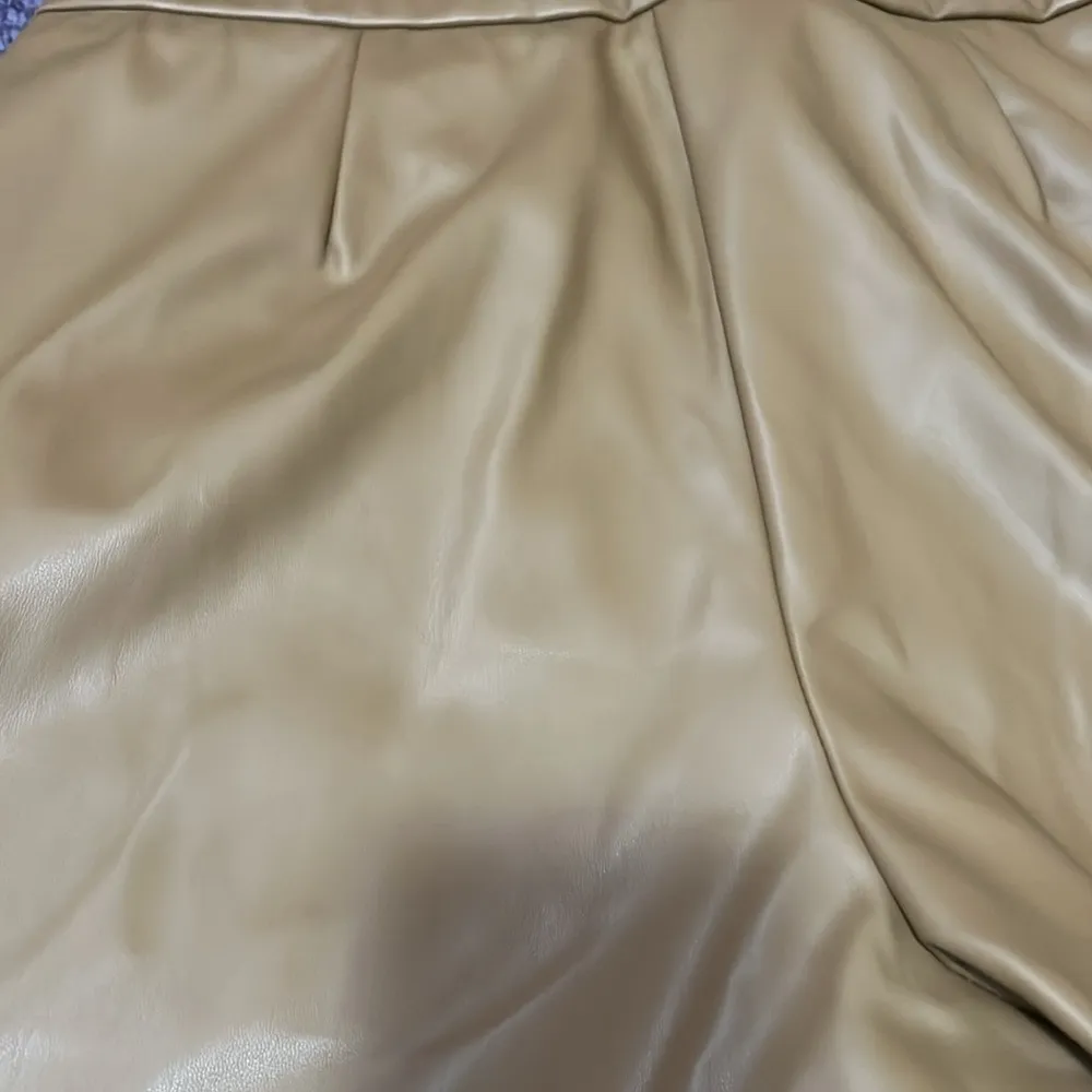 Ashley Stewart Brown Faux Leather Pants. NWOT (16) - Image 4