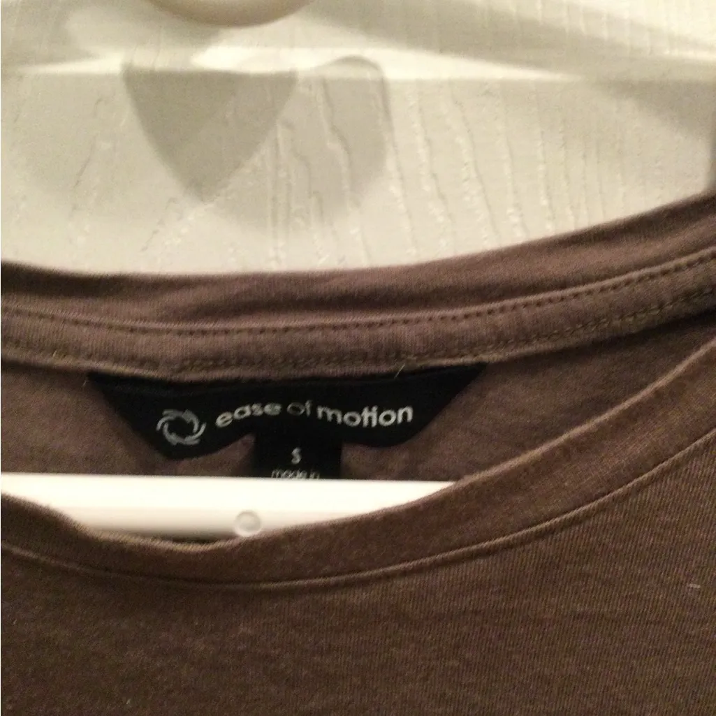 Elegant Brown Cap Sleeve Muscle Tee - Image 2