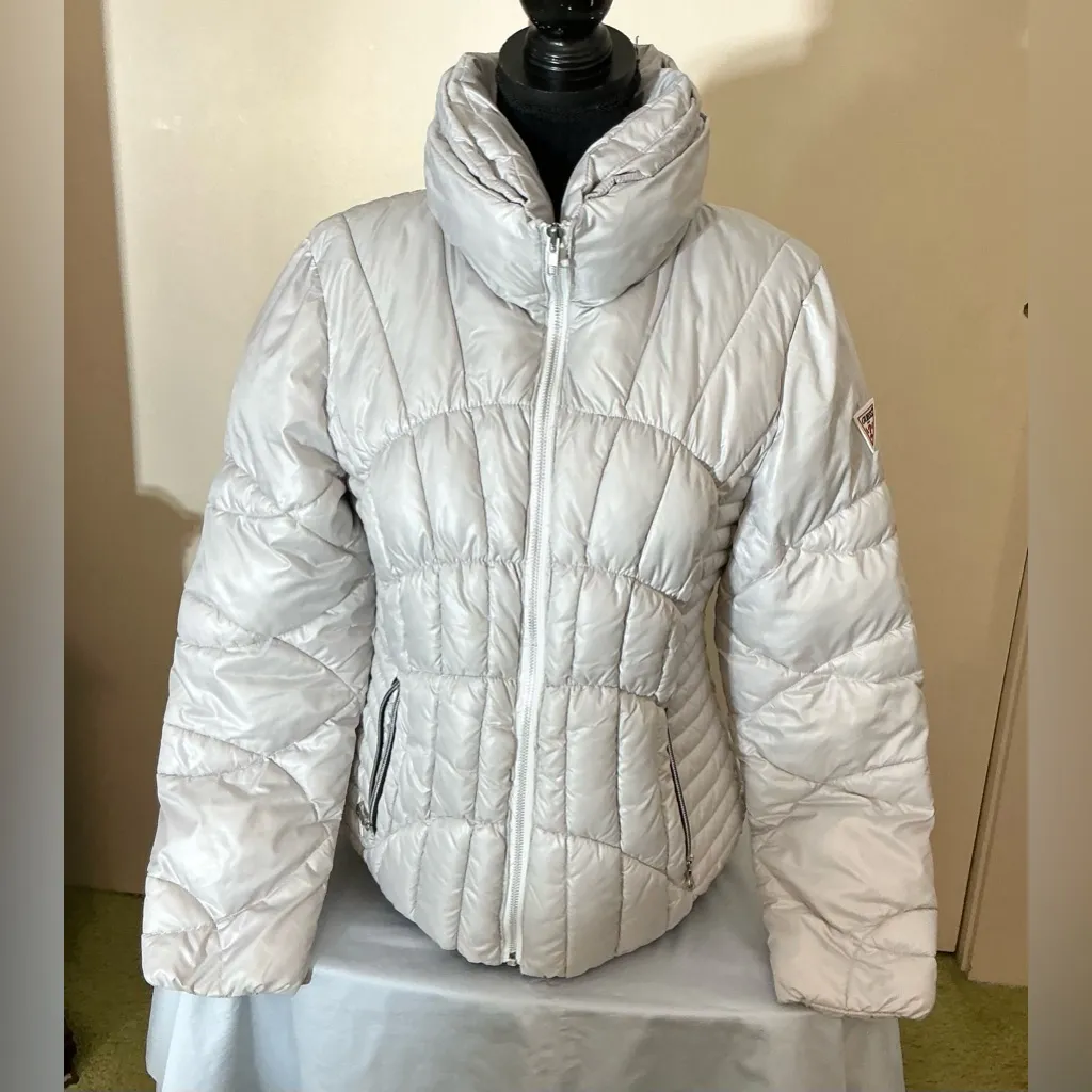 Beautiful GUESS puffer jacket❄️❄️❄️ - Image 2