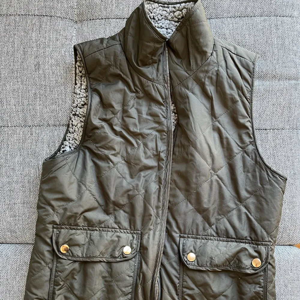 Fall Essential: Olive Green fuzzy vest - Image 4