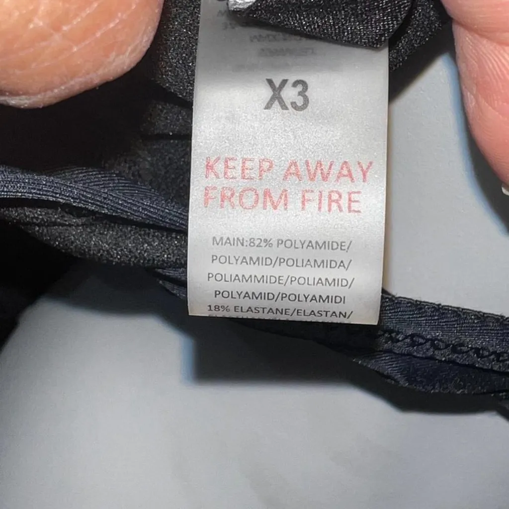 Elegant Black Bikini Set - Image 7