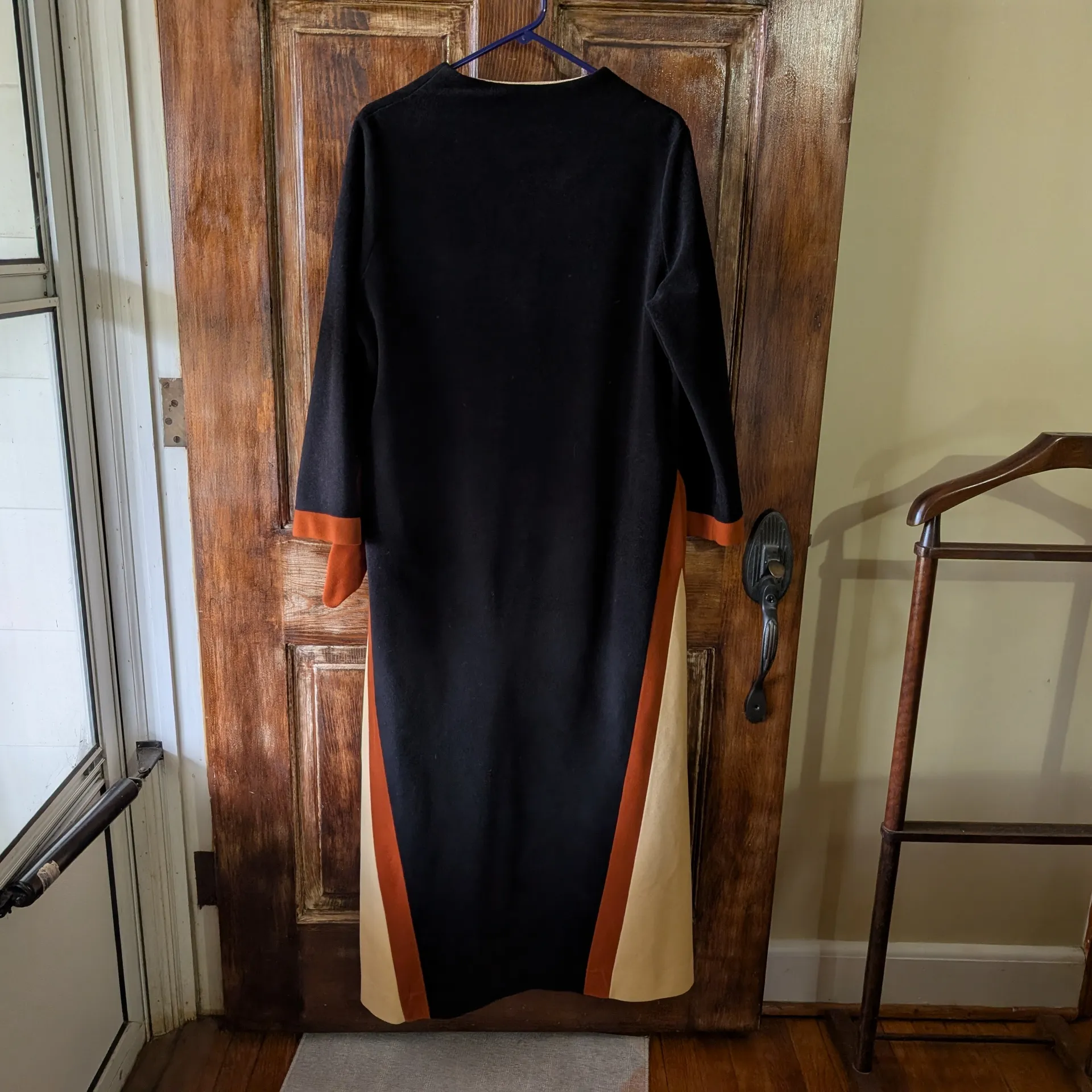 Vtg Women’s Vanity Fair Size Large 16 Robe Housecoat Orange Black Velour Retro - Image 2