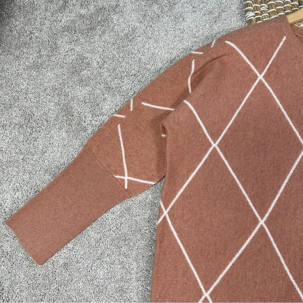 NWT Garnet Hill Essential 100% Cashmere Cropped Sweater in Rouge Diamond Geo M - Image 5