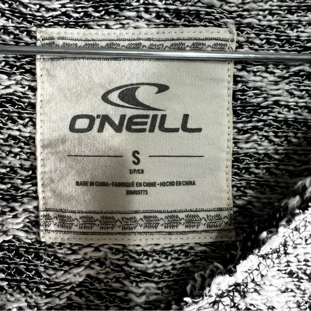 O’Neill Remi Black White Hooded Pullover Kangaroo Pouch Sweater - Image 7