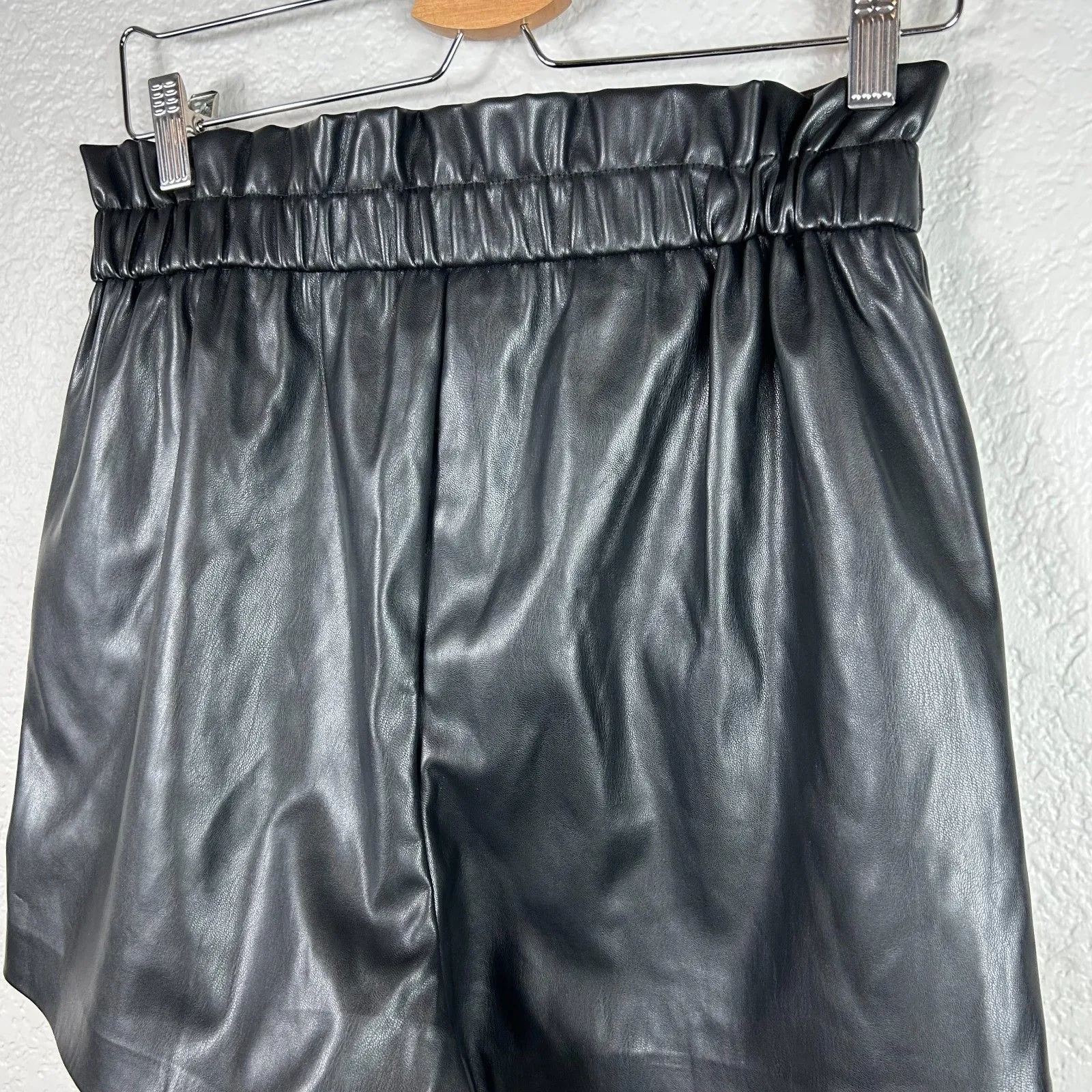 LAUNDRY by Shelli Segal Women's Vegan Leather Paperbag Waist Shorts - Image 4