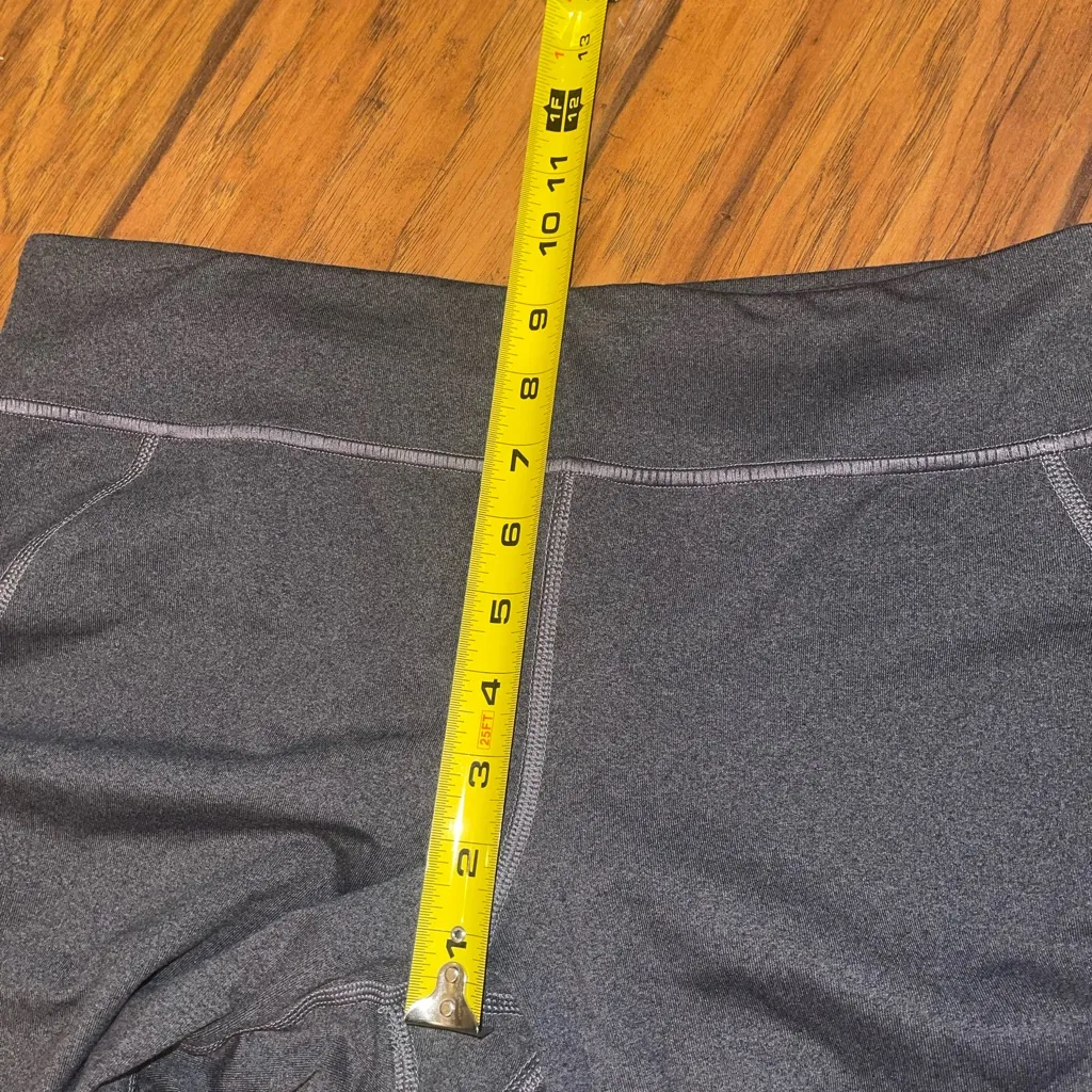 New Balance gray capri leggings pants workout yoga exercise woman’s Large NWT - Image 6