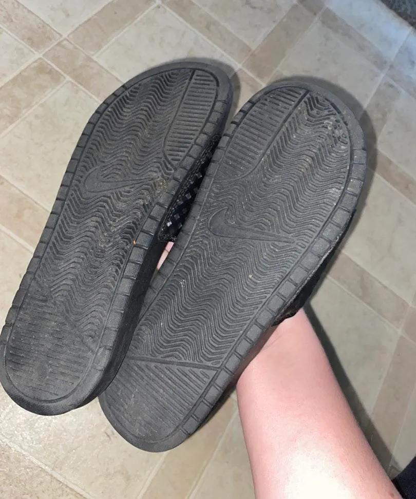 Nike Slides - Image 2