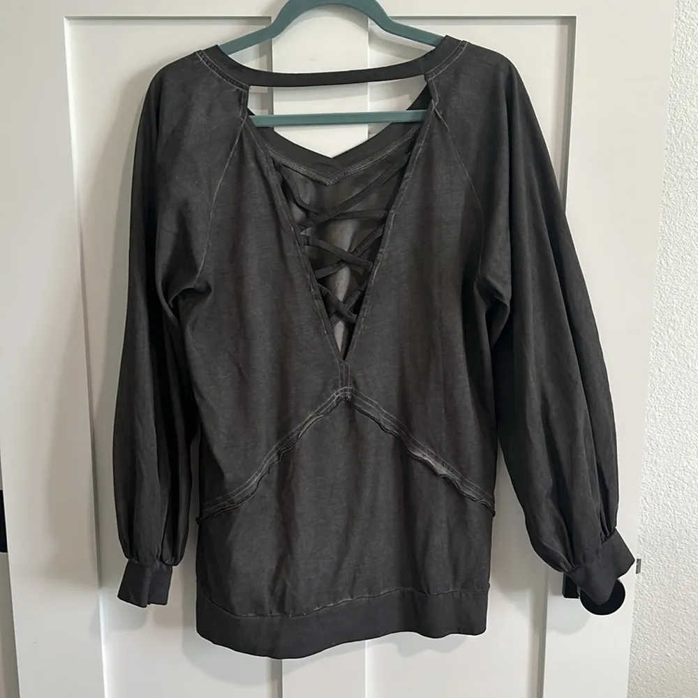 Collection By Cezele Women's M Long Sleeve Corset Back Pullover Distressed Gray Size M - Image 5