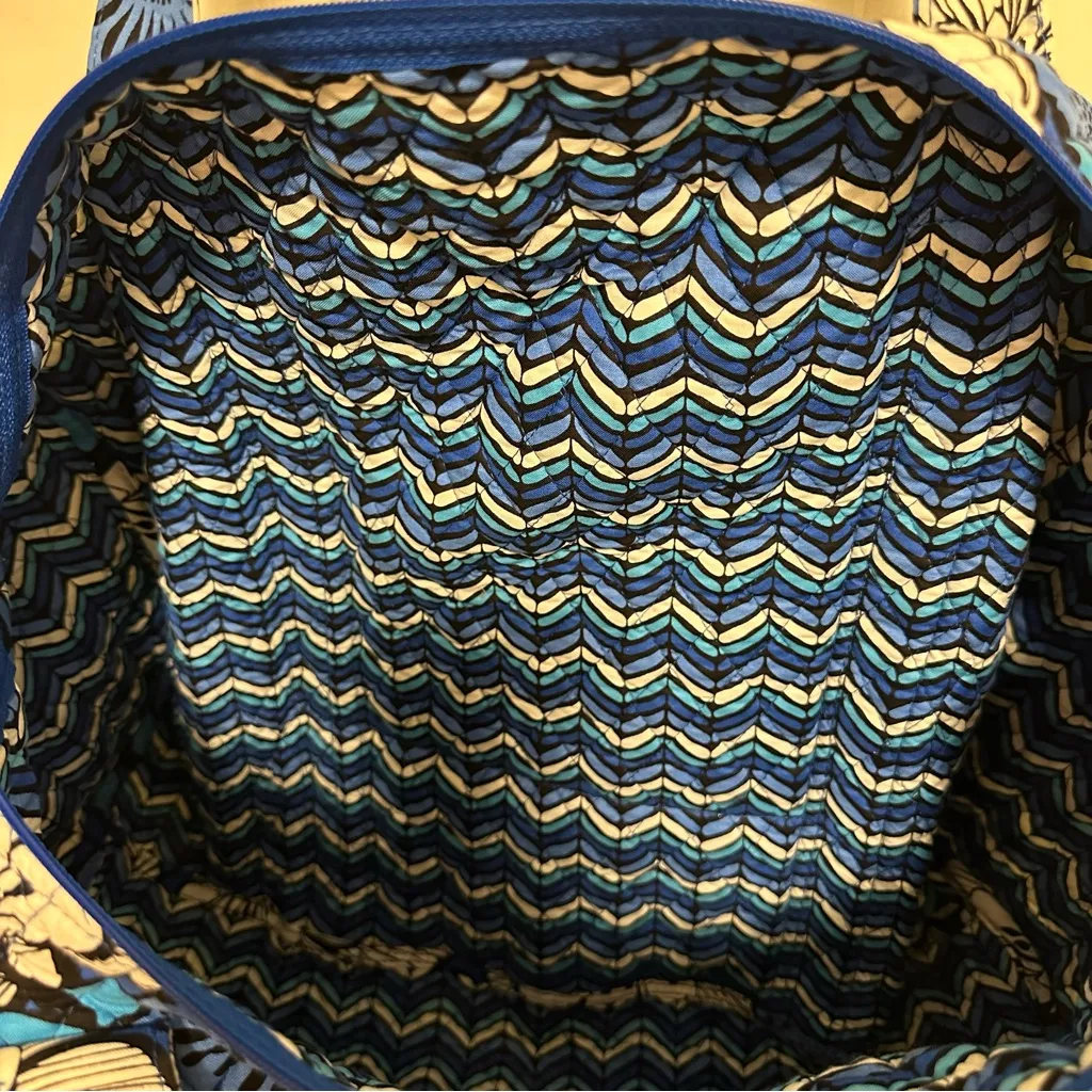 Vera Bradley Medium Blue Bayou Shoulder Duffle Bag NWOT - Image 8