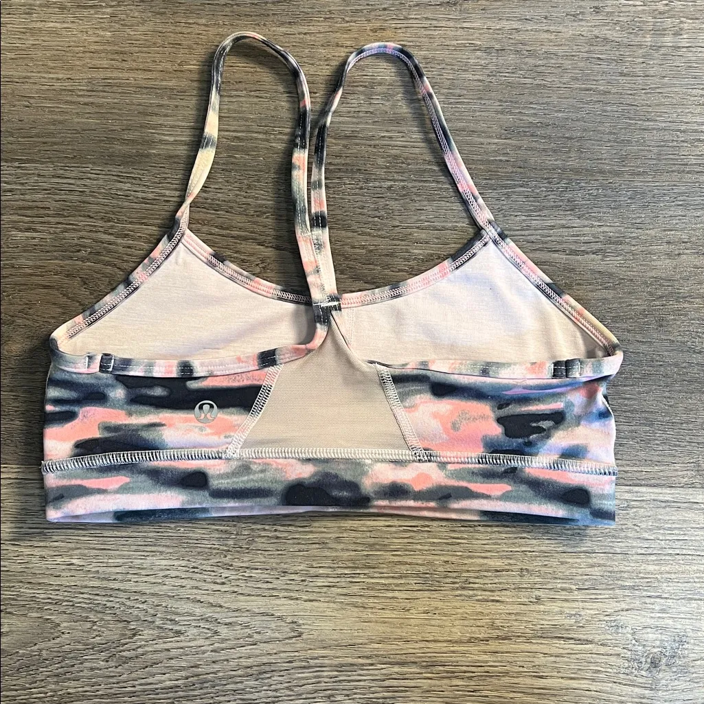 Lululemon Flow Y Bra IV in Wamo Camo Barely Pink Sports Bra Size 4 - Image 4
