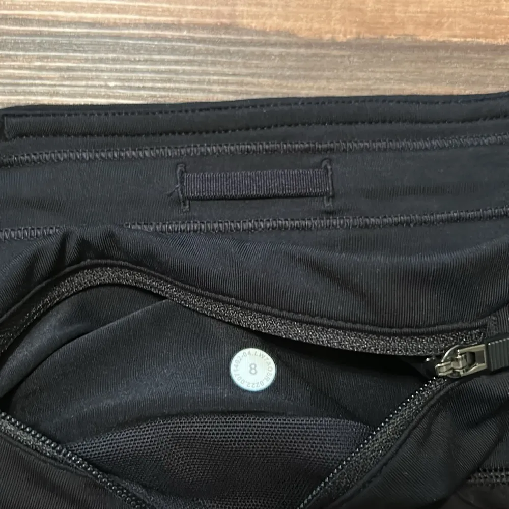 Lululemon Speed Up Shorts Low Rise 2.5” Black Size 8 Running Workout - Image 6