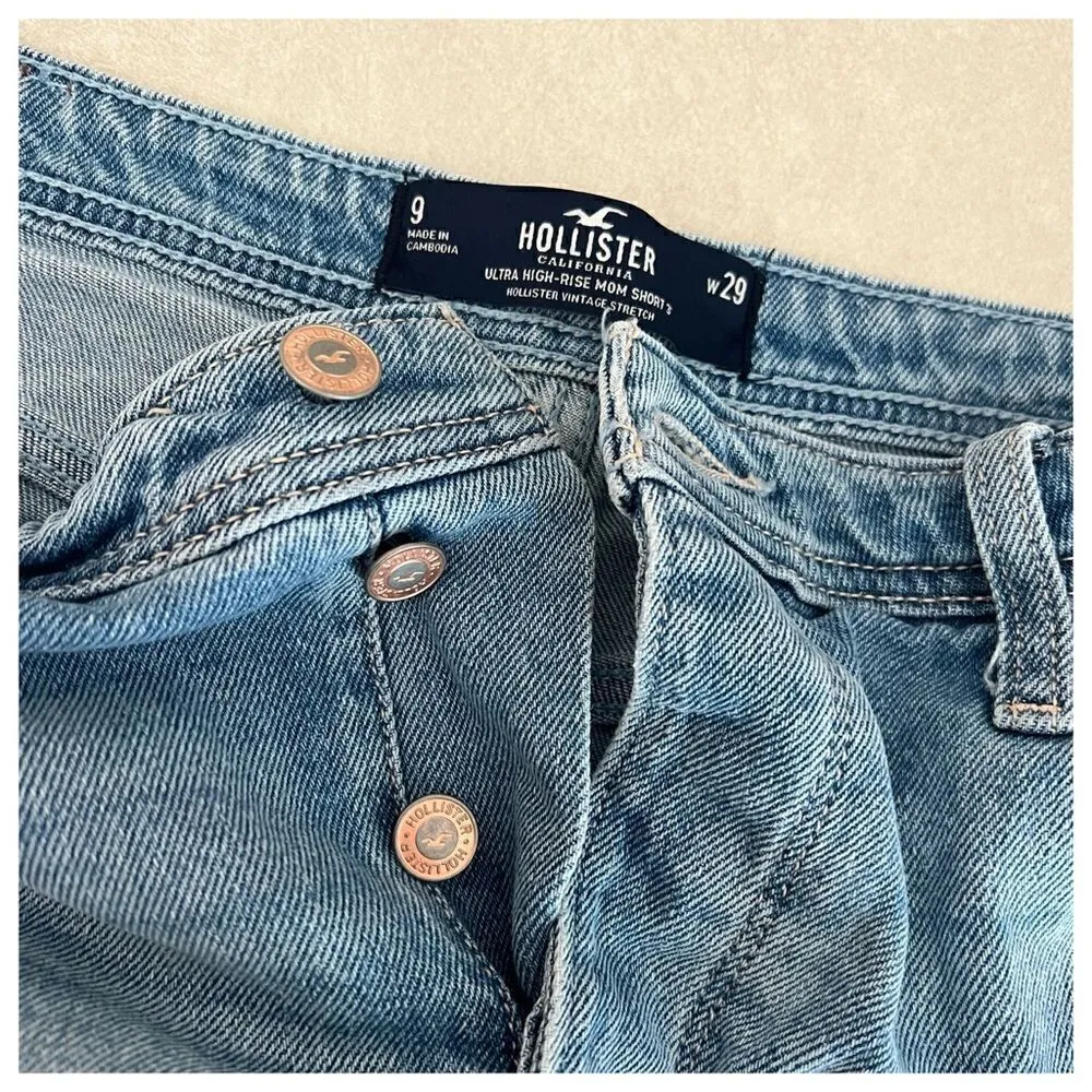 Hollister Ultra High Rise Button Fly Mom Jean Shorts Sz 9/29 - Image 2