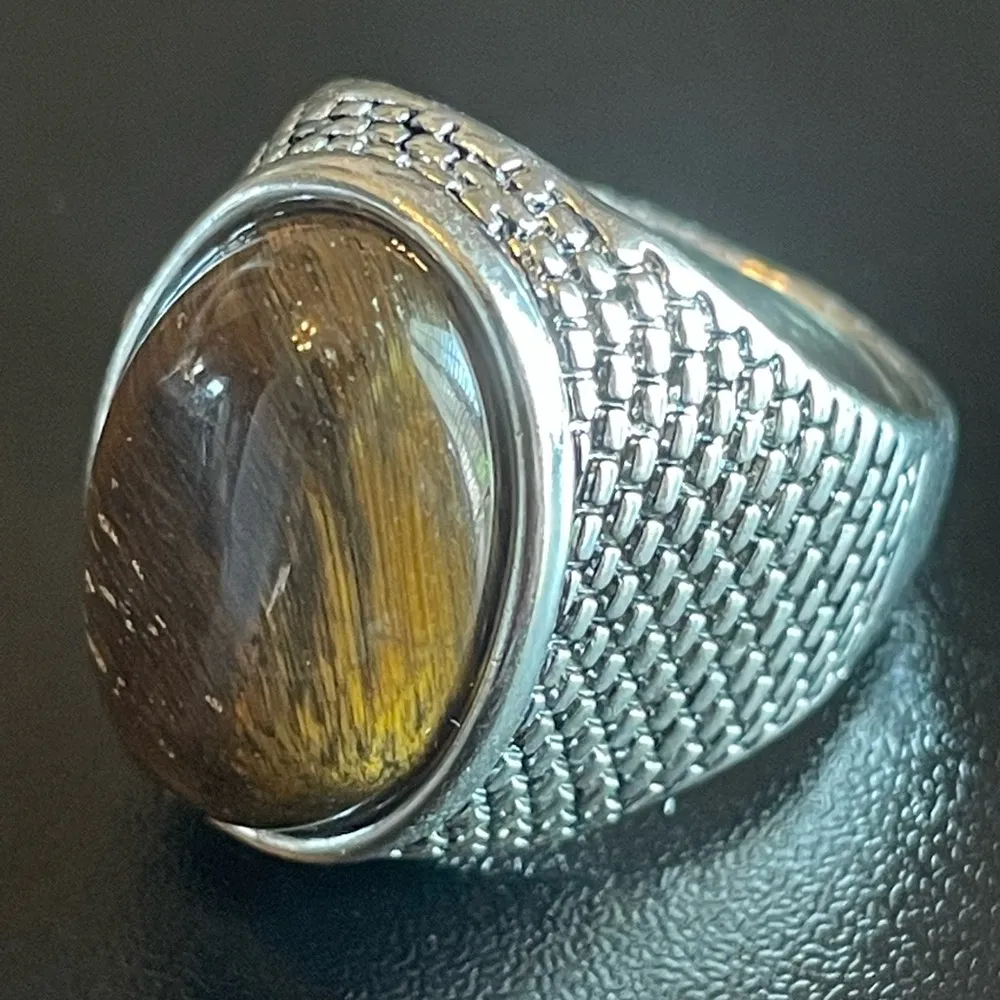 Natural tigers eye stone ring size 9 Silver - Image 3