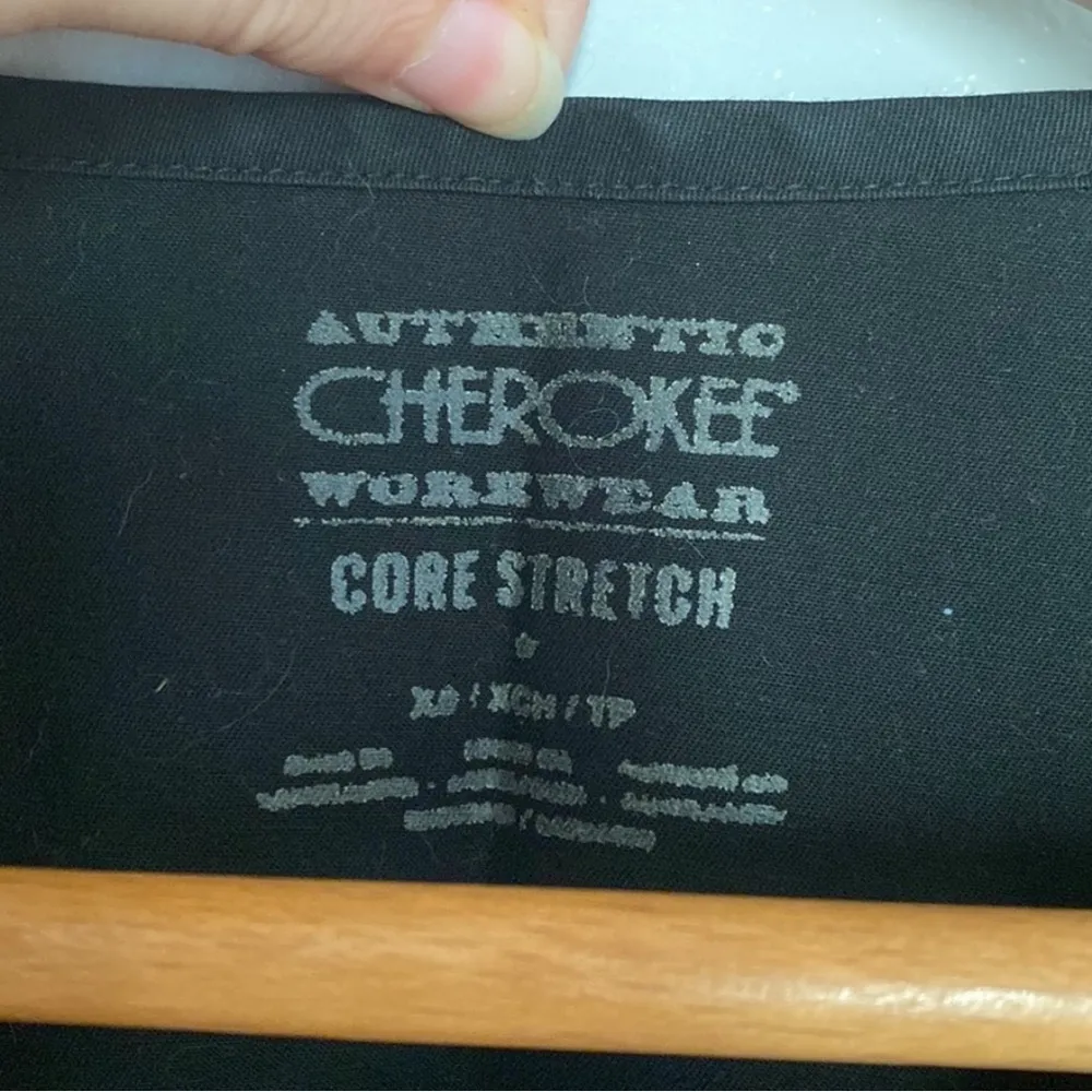 Cherokee WorkWear Black V Neck Scrub Top Size Extra Small XS - Image 5