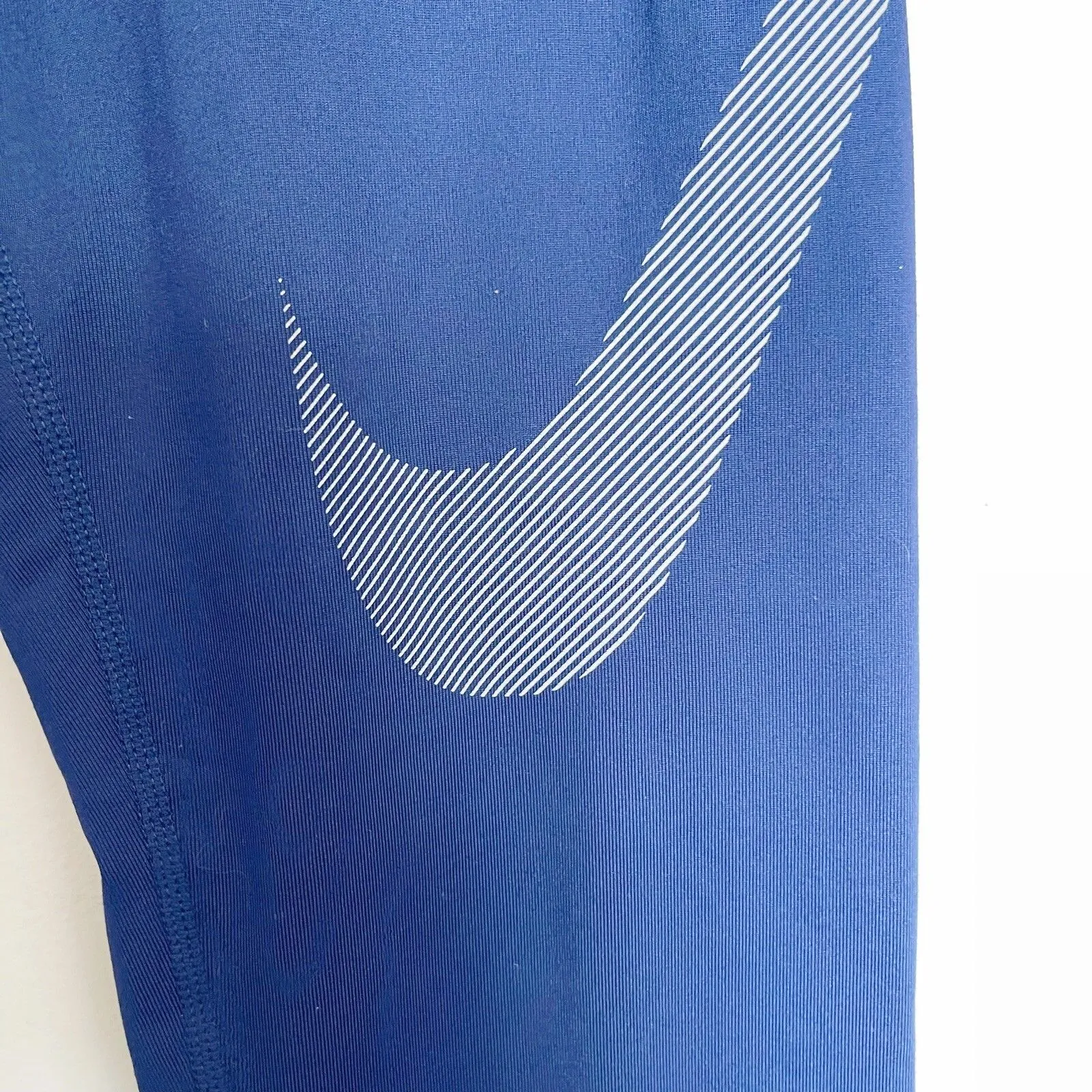 Nike Women's Pants Crop Sz XS Dri-FIT Essential Twist Running  Gym Sporty Active - Image 9