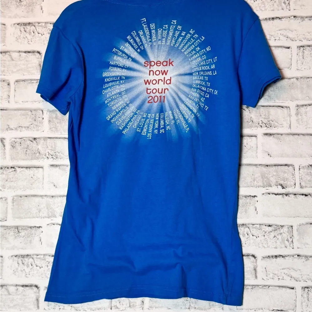 Taylor Swift Speak Now Blue Graphic concert T-Shirt with Red and White Design SM - Image 3