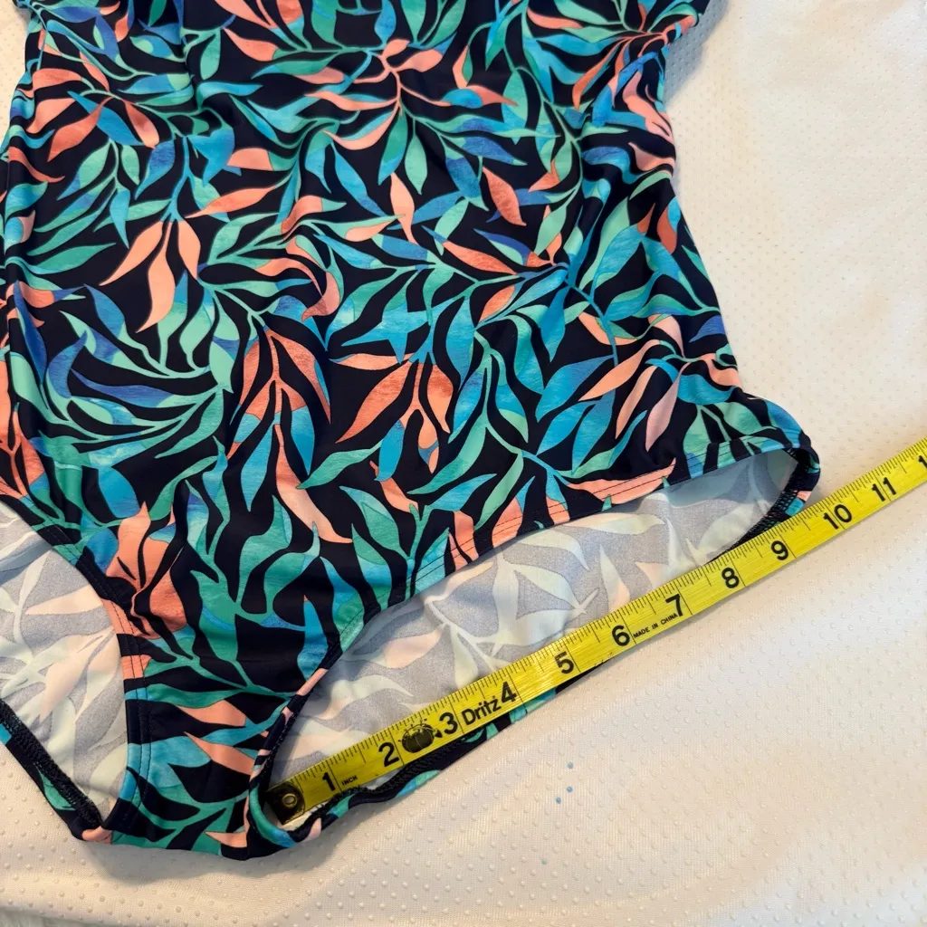 Lands’ End One Piece Swimsuit Women’s Size 16 Blue Green Leaf Pattern - Image 10